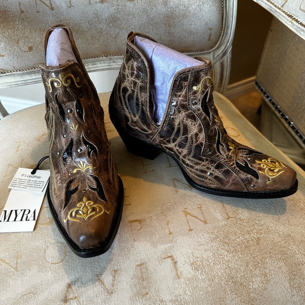 Myra TENTOR WESTERN LEATHER
BOOTIES
